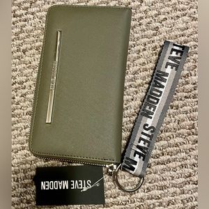 Steve Madden brand new with tag olive green wallet wristlet
